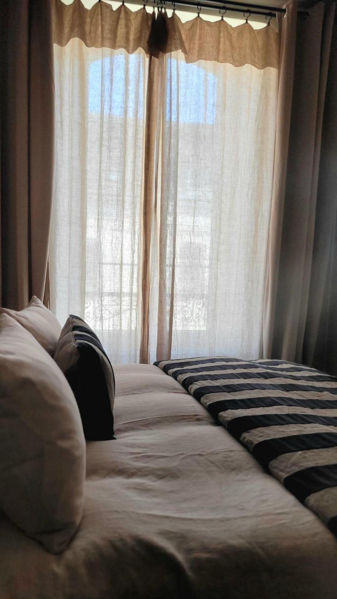 Tresors De Sens Bed and Breakfast Buitenkant foto