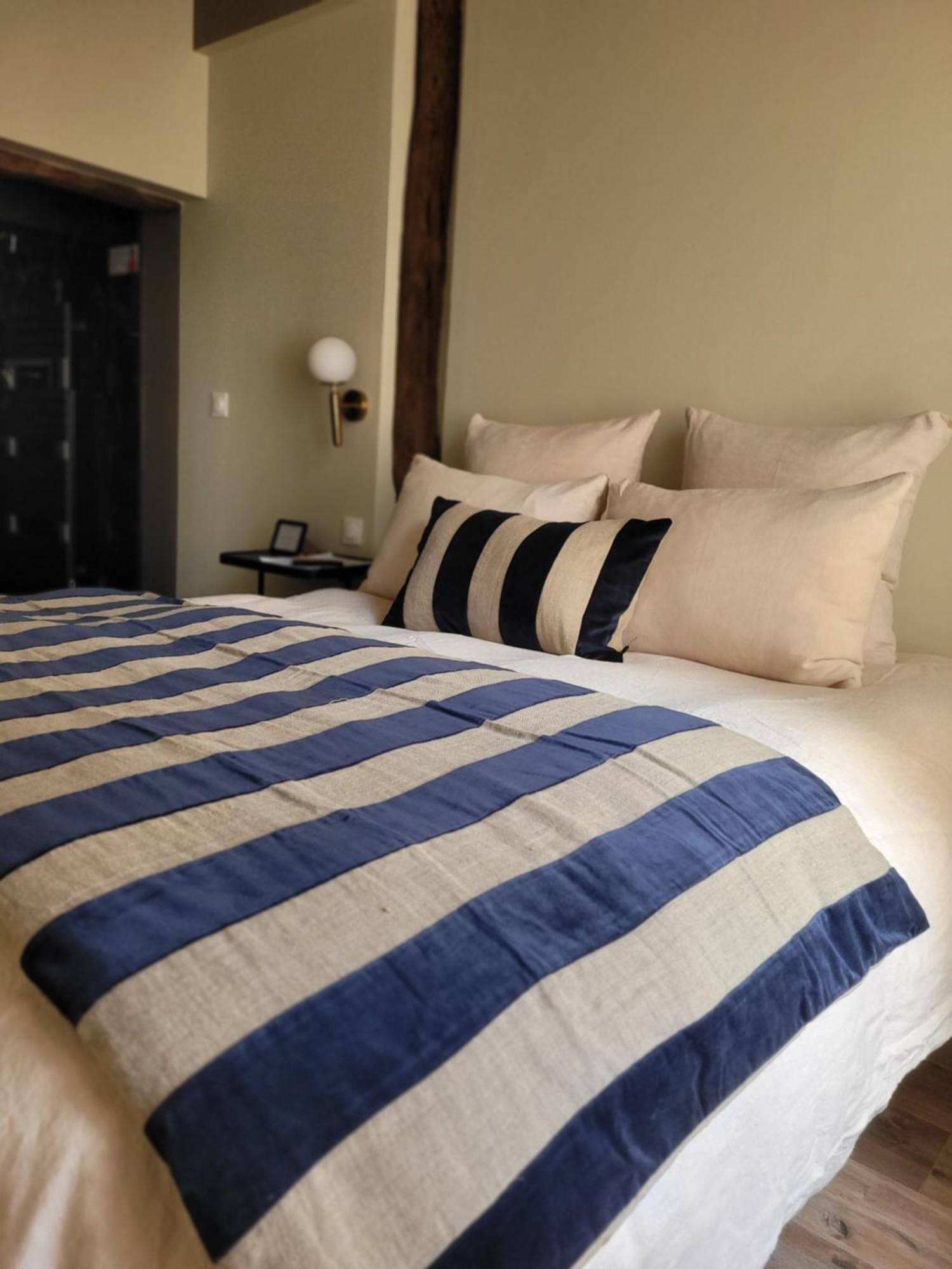 Tresors De Sens Bed and Breakfast Kamer foto