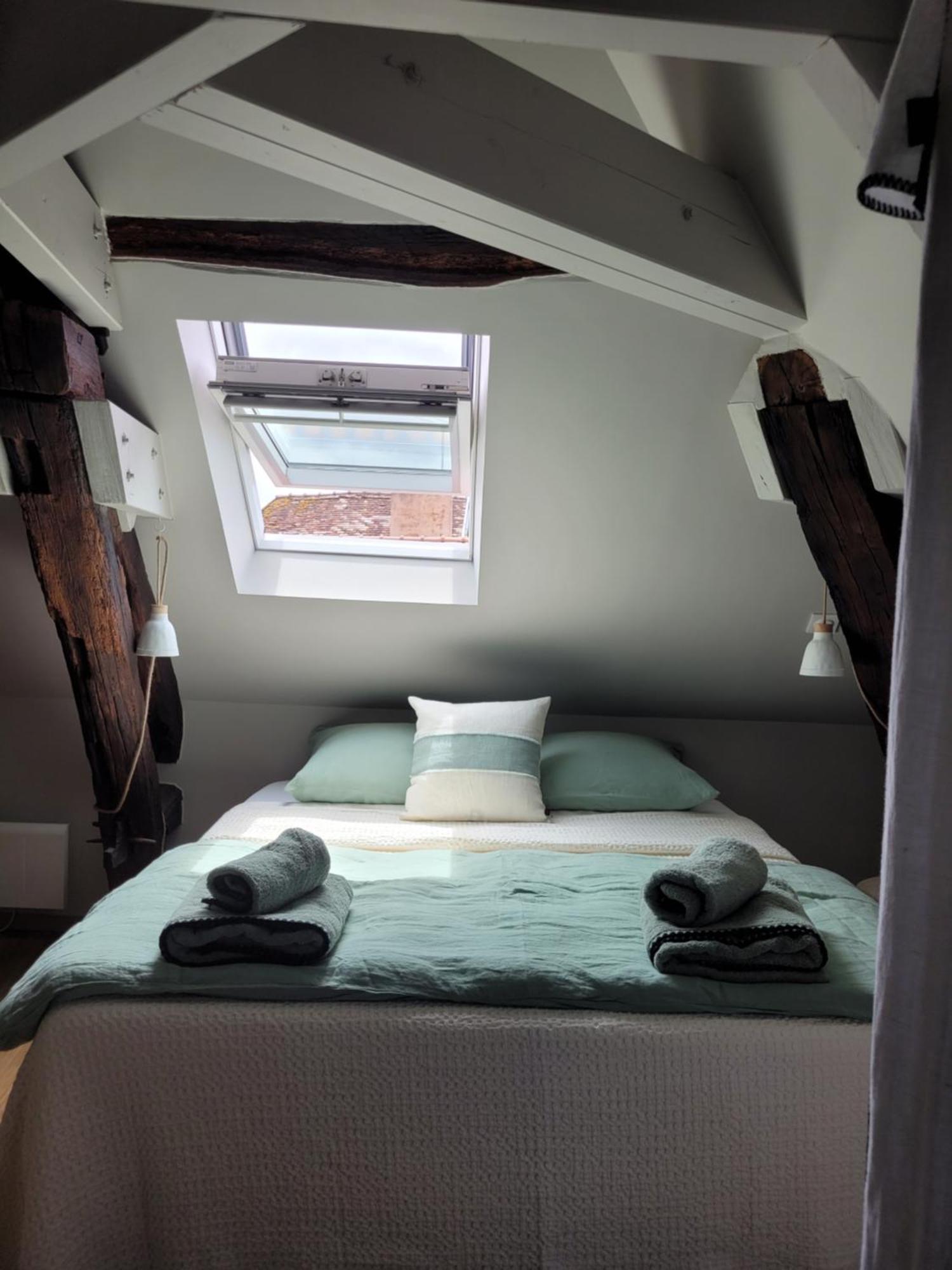 Tresors De Sens Bed and Breakfast Kamer foto
