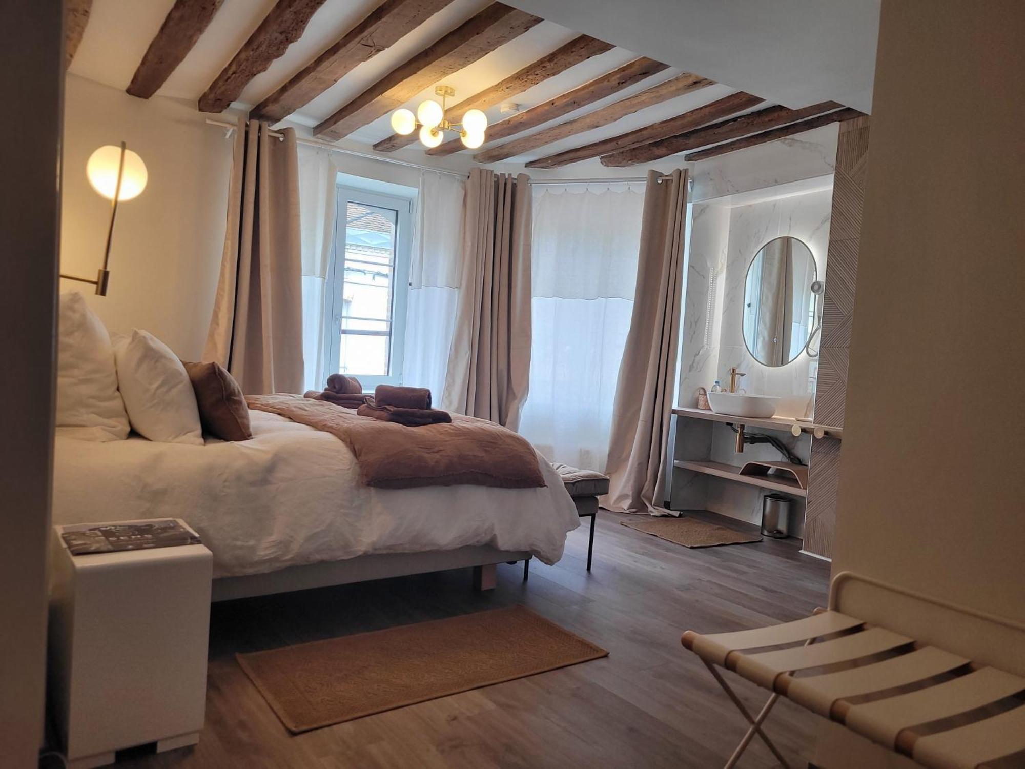 Tresors De Sens Bed and Breakfast Buitenkant foto