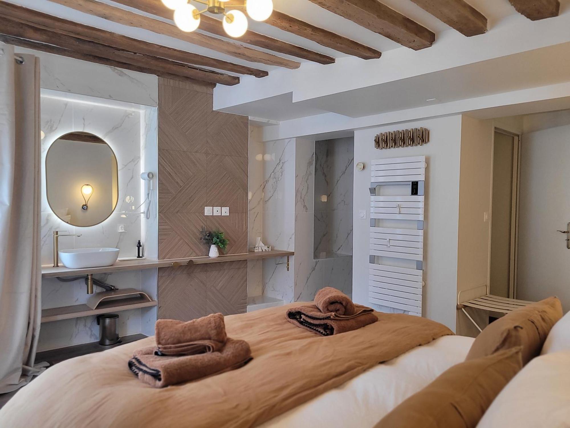 Tresors De Sens Bed and Breakfast Buitenkant foto